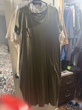 Olive Green Short-Sleeve Maxi Dress with Pocket